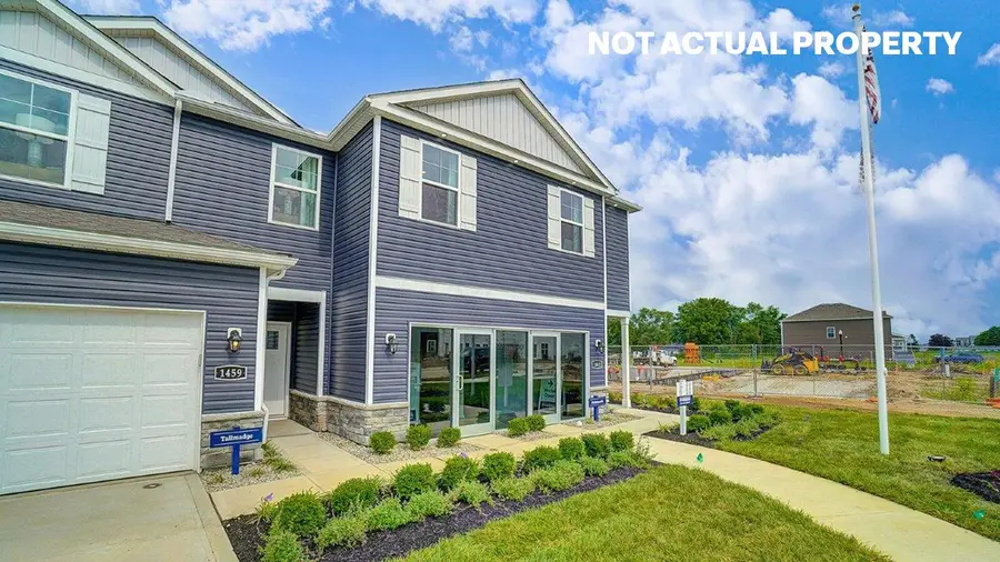 1380 Marinelli Drive E, Columbus, OH 43228 - #2