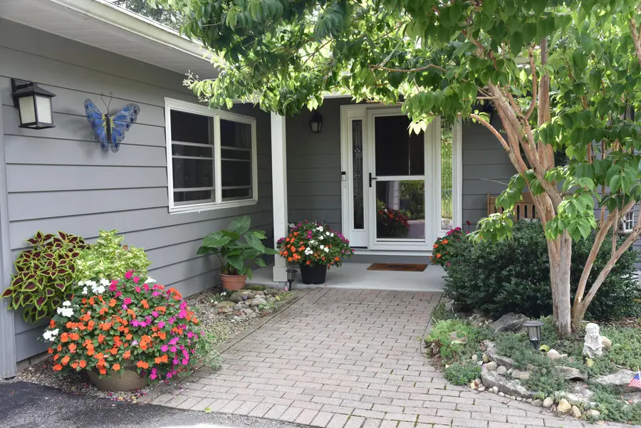 961 Lynbrook Road, Columbus, OH 43235 - #3