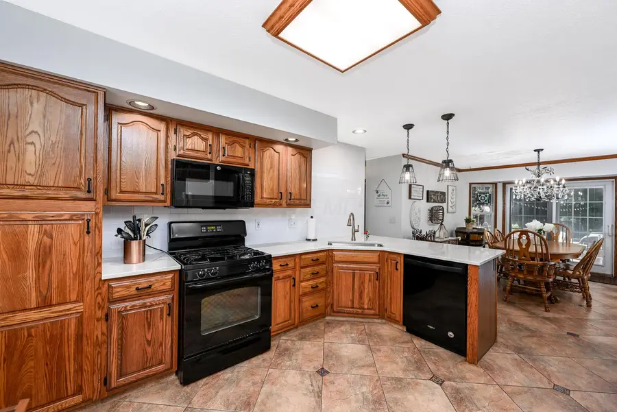 11660 Stone Creek Lane, Painesville, OH 44077 - #3