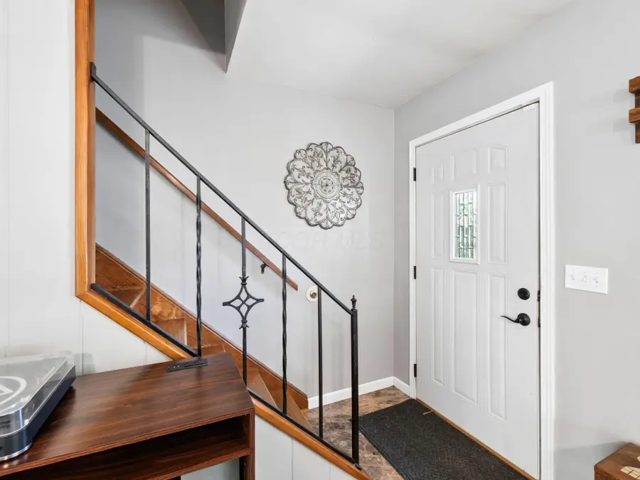 264 Carilla Lane, Columbus, OH 43228 - #3