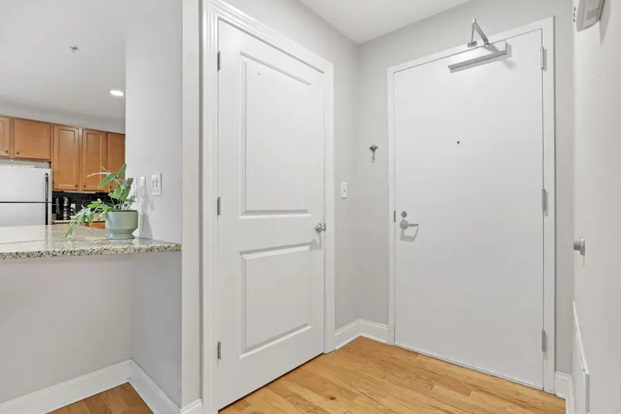 10 E Weber Road, Columbus, OH 43202 - #3