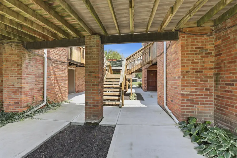1512 Lafayette Drive, Columbus, OH 43220 - #2