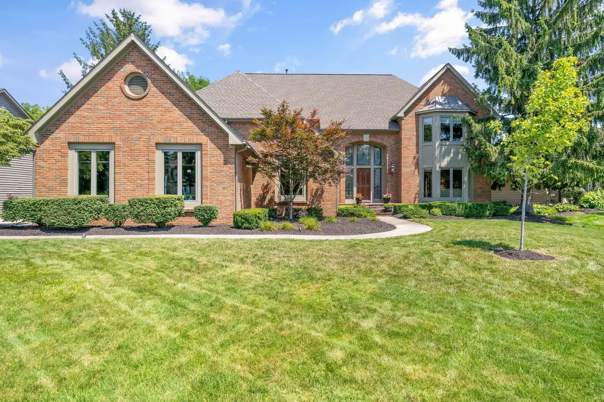 6228 Inverurie Drive W, Dublin, OH 43017 - #1