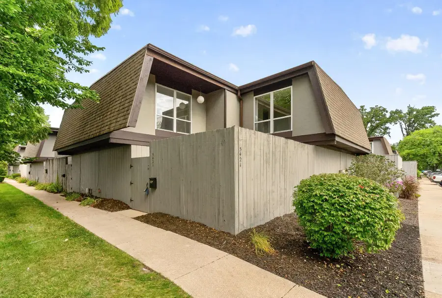 5421 Worthington Forest Place E, Columbus, OH 43229 - #2