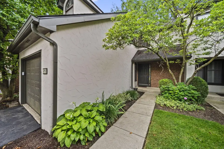 6752 Willow Grove Place E, Dublin, OH 43017 - #2