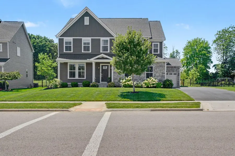 5579 Scotch Woods Drive, Grove City, OH 43123 - #3