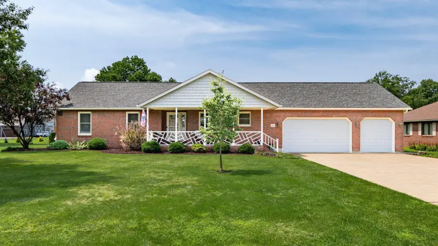645 Lakeshore Drive W, Hebron, OH 43025 - #2