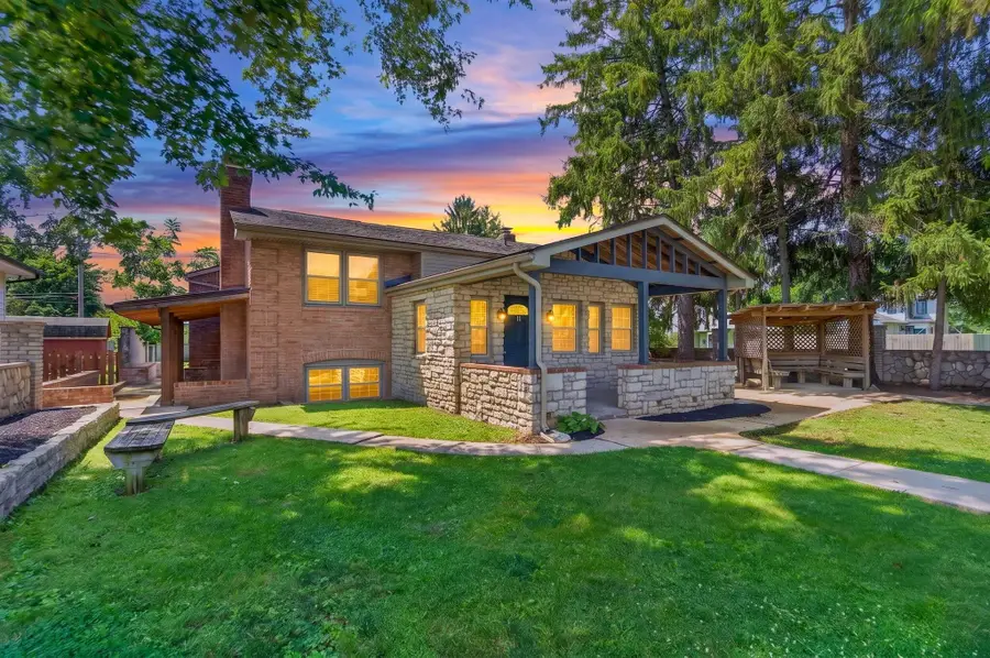 17 E Oak Street, Canal Winchester, OH 43110 - #2