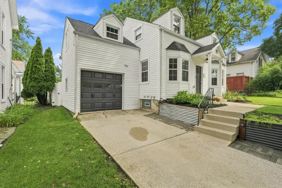 52 E Lincoln Avenue, Columbus, OH 43214 - #3