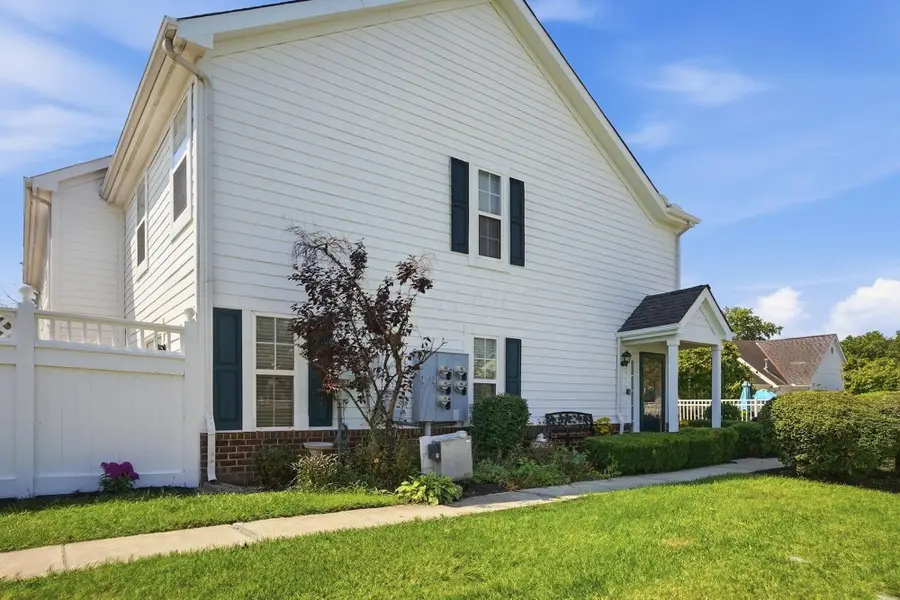 662 Lakeview Drive S, Grove City, OH 43123 - #3