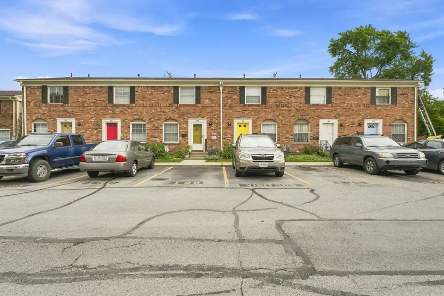 126 Tarryton Court E, Columbus, OH 43228 - #3