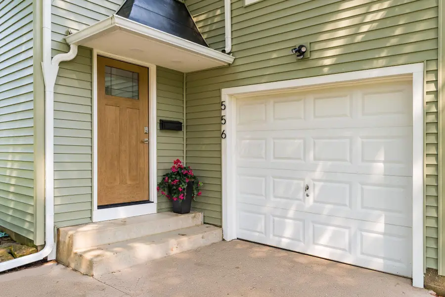 556 N Pickaway Street, Circleville, OH 43113 - #3