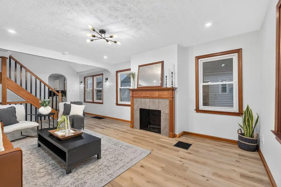 805 S Hague Avenue, Columbus, OH 43204 - #2
