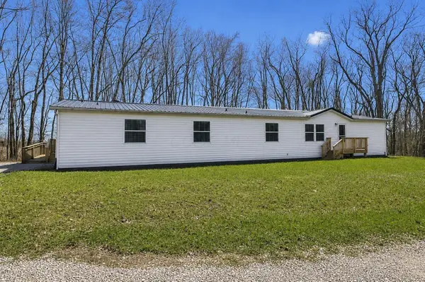 2525 Panther Drive Ne, New Lexington, OH 43764