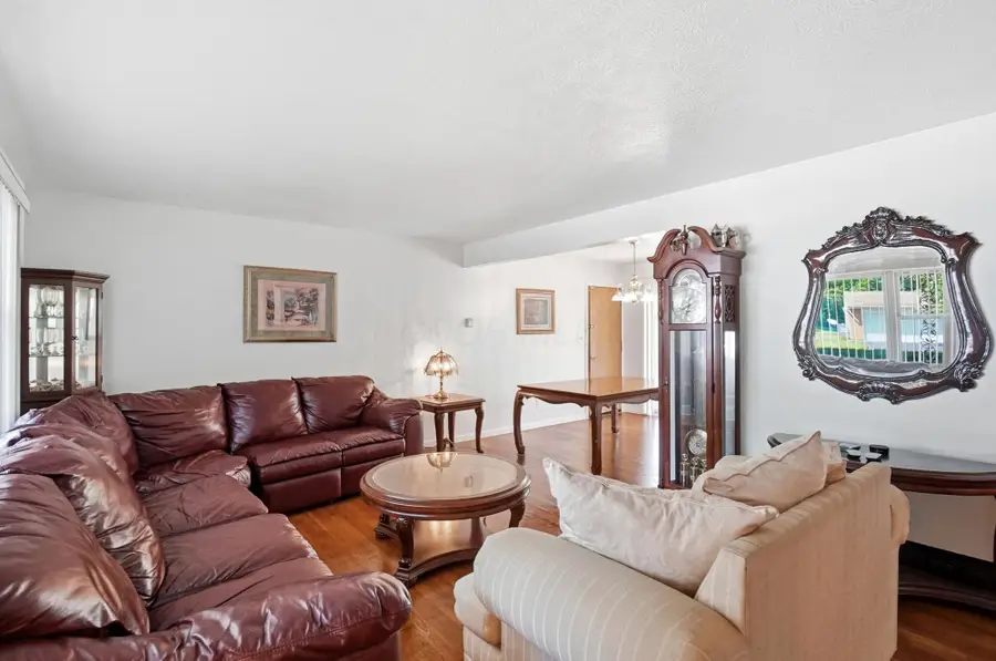 5417 Walshire Drive, Columbus, OH 43232 - #3