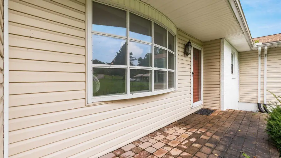300 Eastlawn Circle, Zanesville, OH 43701 - #2