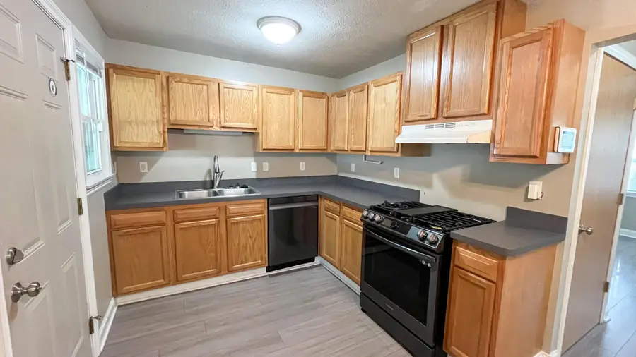 1011 E North Broadway Street, Columbus, OH 43224 - #3