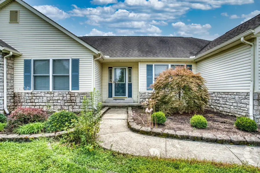 71 Bluegrass Drive, Pataskala, OH 43062 - #3