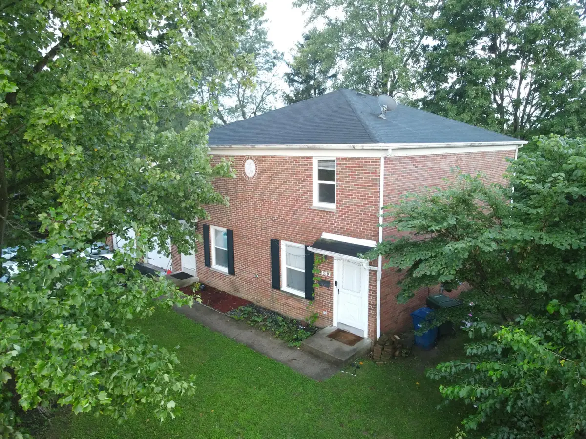 1379-1381 Bradshire Drive, Columbus, OH 43220 - #1