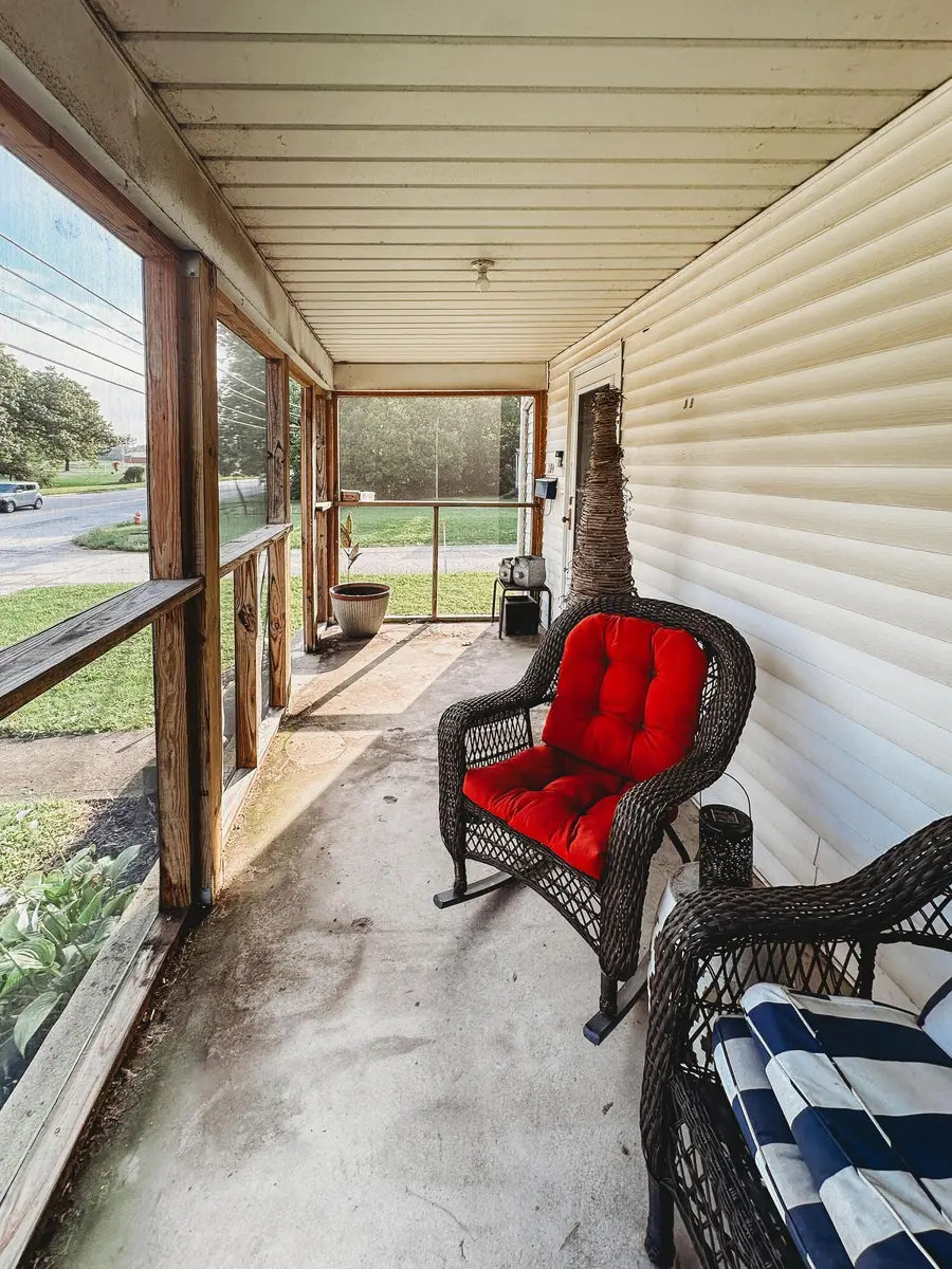 189 E Main Street, Mount Sterling, OH 43143 - #3