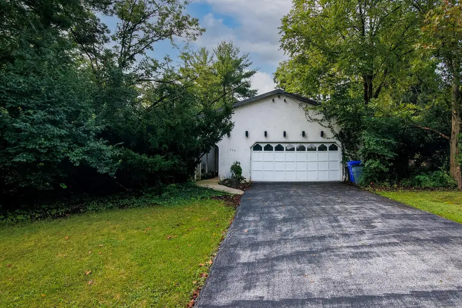 755 Clubview Boulevard S, Columbus, OH 43235 - #3