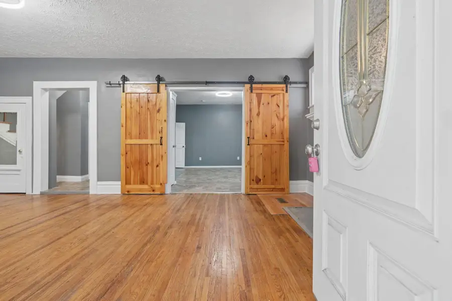 394 Belvidere Avenue, Columbus, OH 43223 - #3