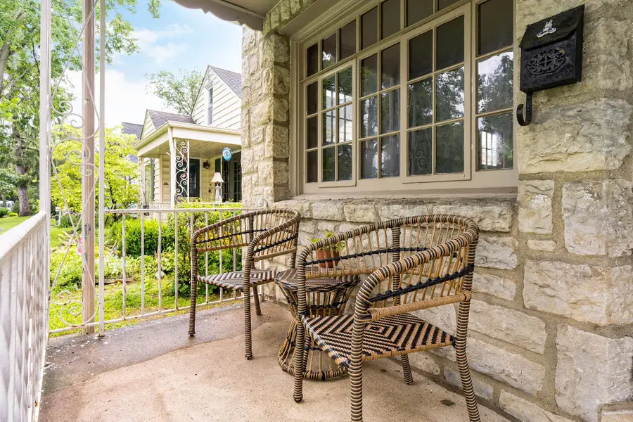 895 Chelsea Avenue, Columbus, OH 43209 - #3