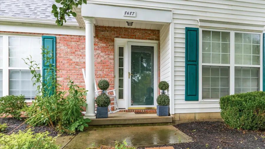 8687 Lazelle Commons Drive, Lewis Center, OH 43035 - #3