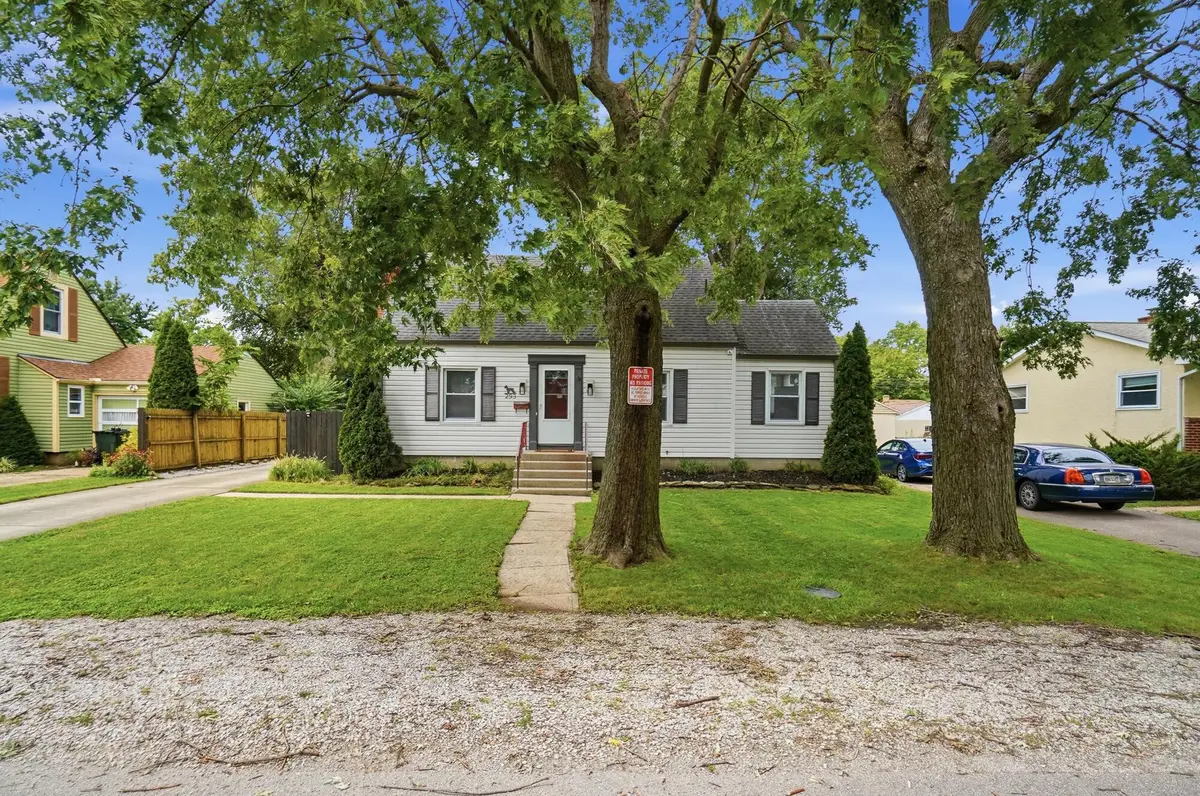 293 Pasadena Avenue, Columbus, OH 43228 - #1