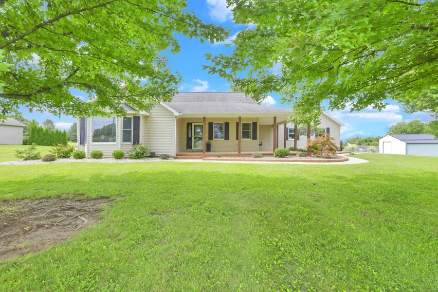 10575 State Route 56 E, Circleville, OH 43113 - #2