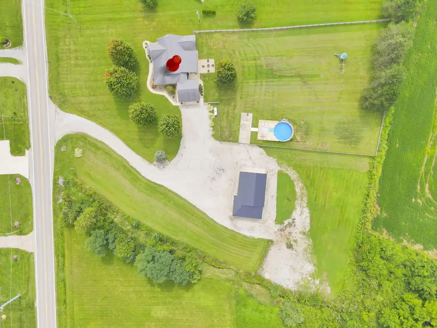 10575 State Route 56 E, Circleville, OH 43113 - #3