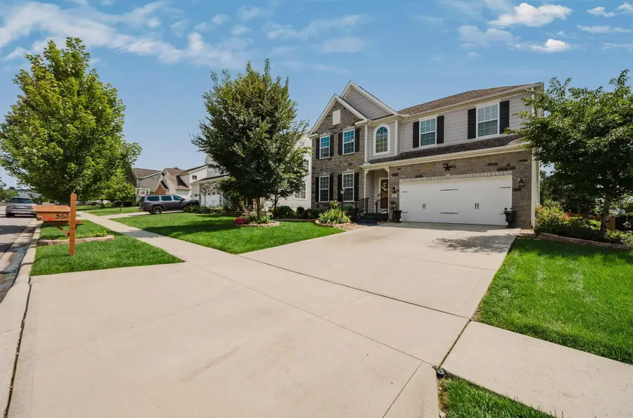 562 Preston Trails Drive, Pickerington, OH 43147 - #2