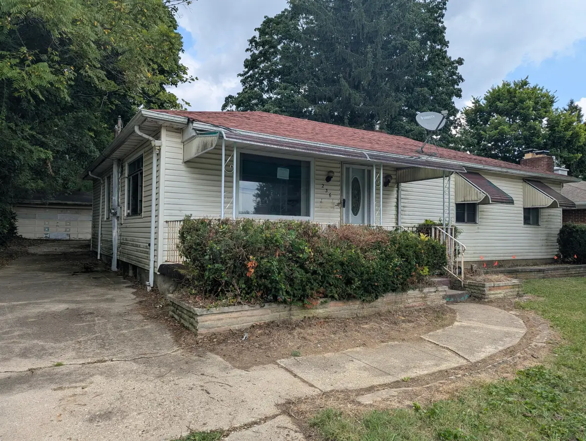 326 W Singer Street, Springfield, OH 45506 - #1