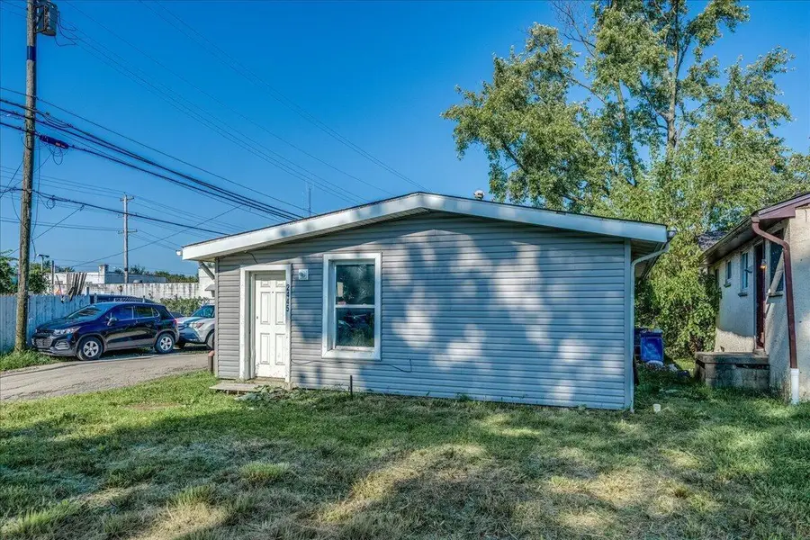 2445-2447 Hiawatha Street, Columbus, OH 43211 - #3