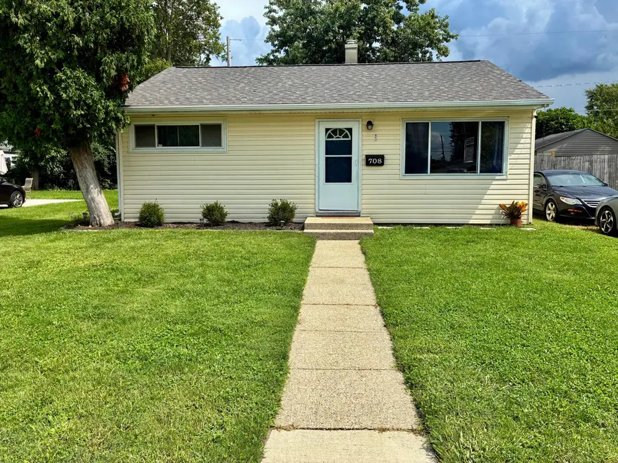 708 S Maple Avenue, Fairborn, OH 45324 - #3