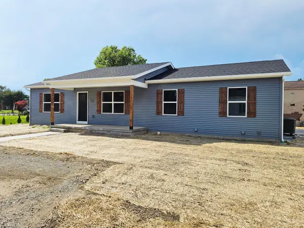 22 Cross Street, Bloomingburg, OH 43106