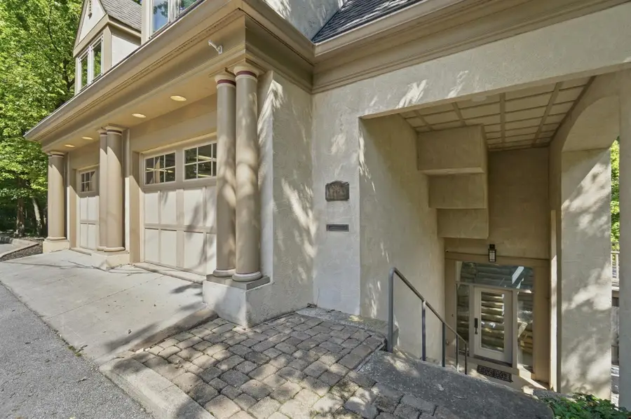 296 Walhalla Road, Columbus, OH 43202 - #3