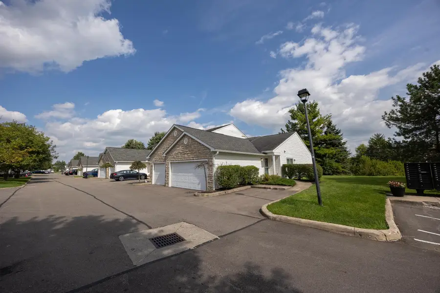 4667 Hobson Drive, Columbus, OH 43228 - #2