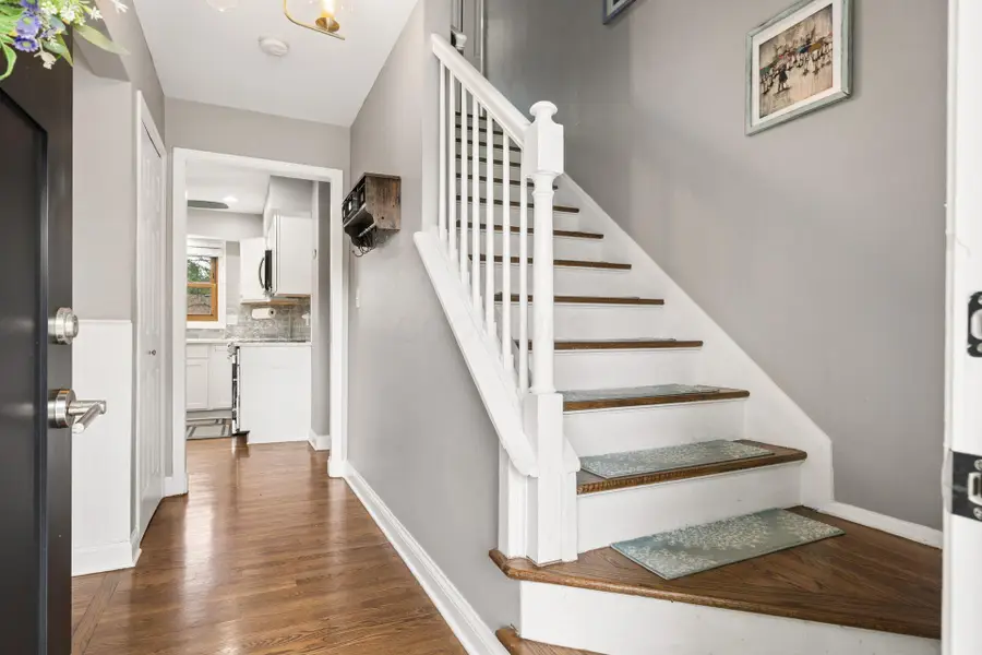 208 Caren Avenue, Worthington, OH 43085 - #2