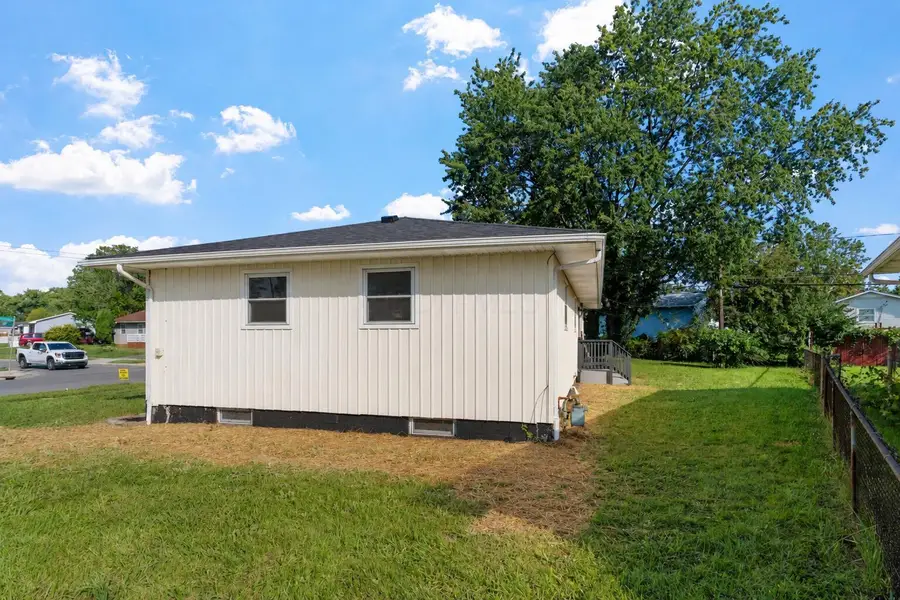 1852 Bar Harbor Road, Columbus, OH 43219 - #3