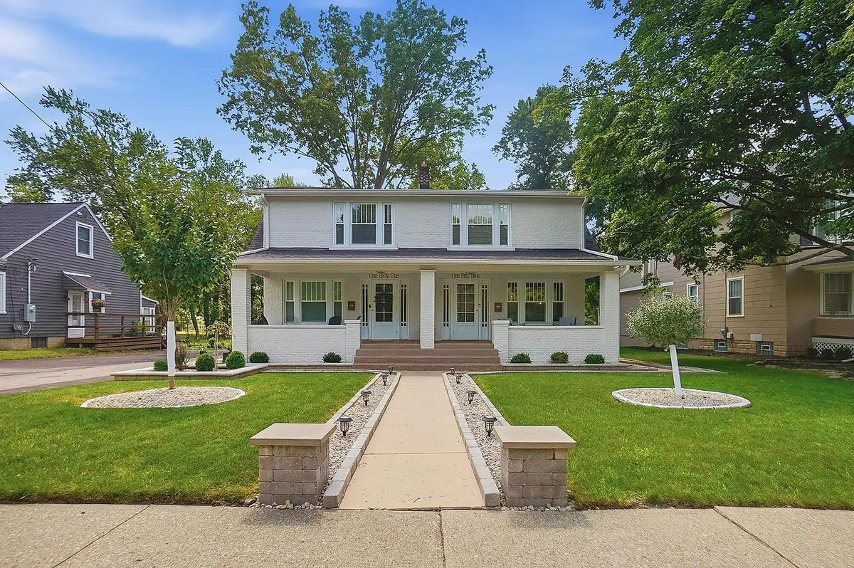 159-161 E Dublin Granville Road, Worthington, OH 43085 - #1