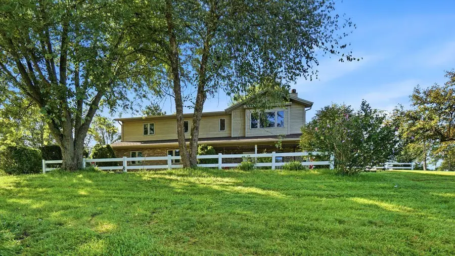 1355 Carrie Circle, Zanesville, OH 43701 - #2