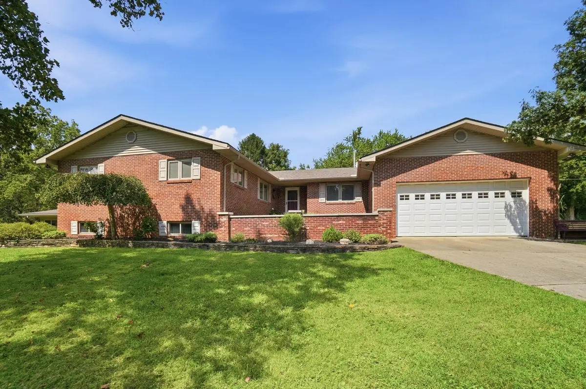 5421 Harrisburg Georgesville Road, Grove City, OH 43123 - #1