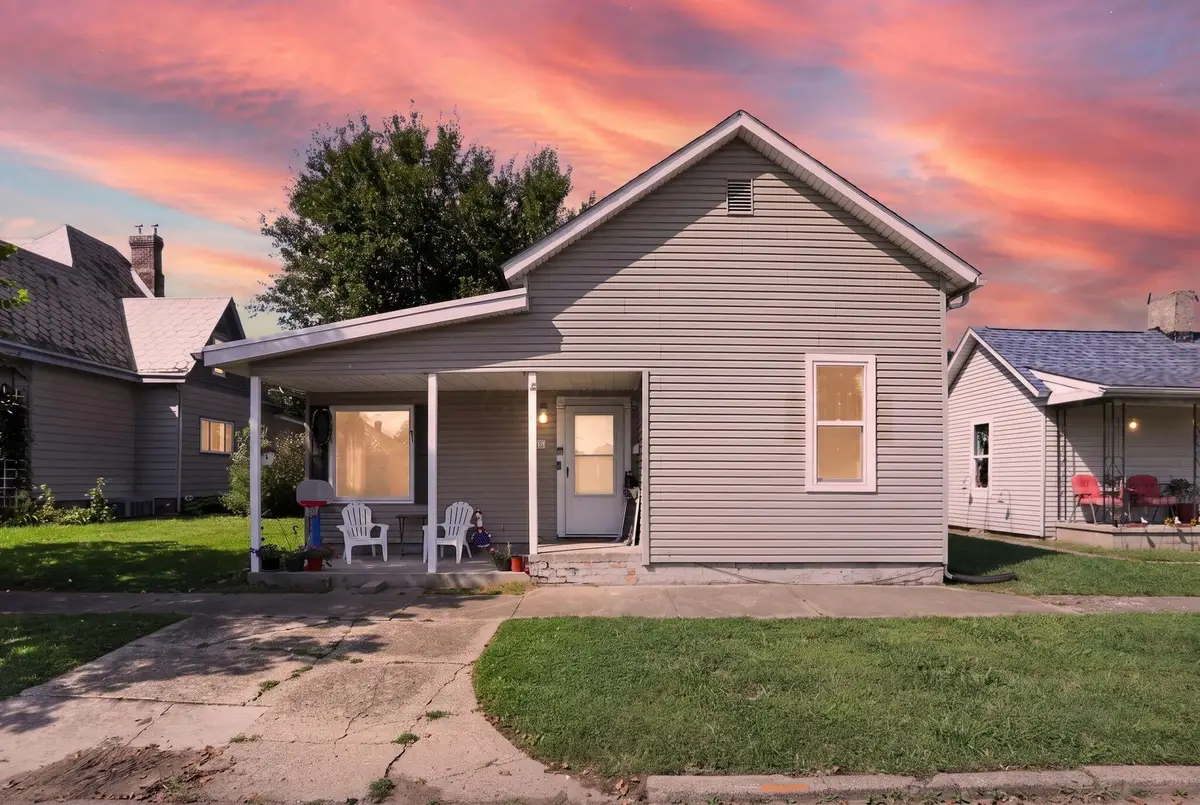 586 E Main Street, Logan, OH 43138 - #1