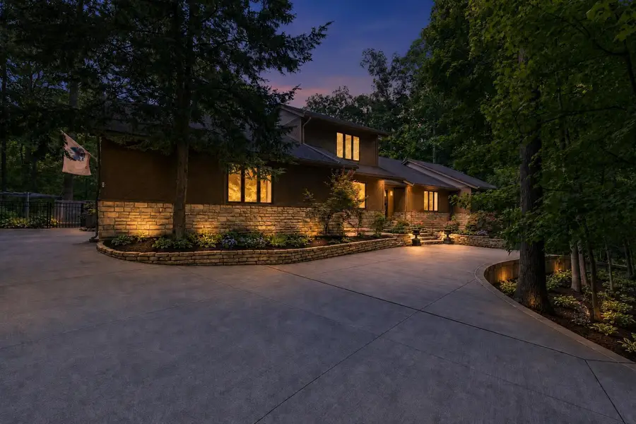 630 Woods Hollow Lane, Powell, OH 43065 - #2