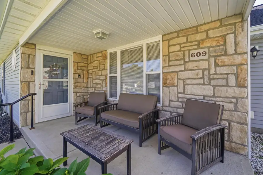 609 Fenview Drive, New Carlisle, OH 45344 - #2