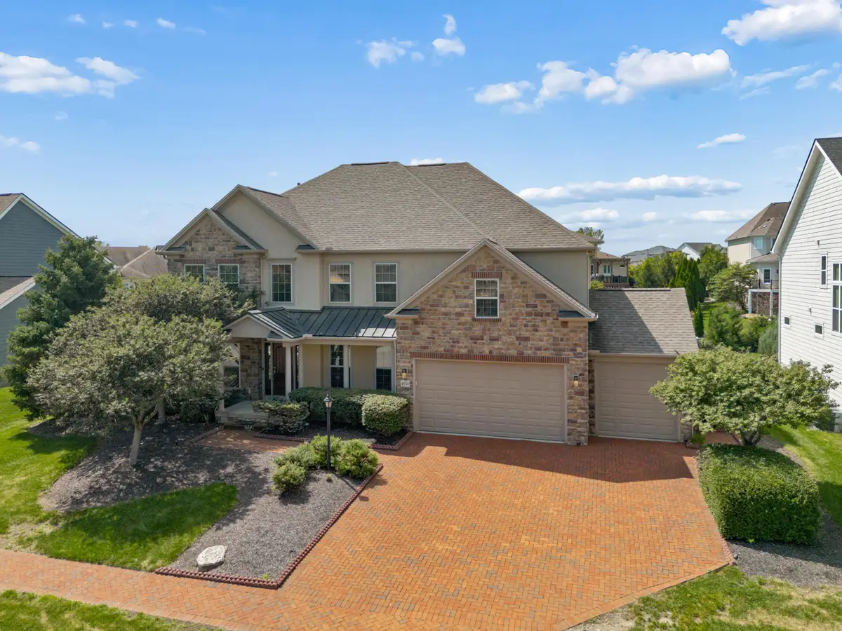 4558 Hirth Hill Road E, Grove City, OH 43123 - #1