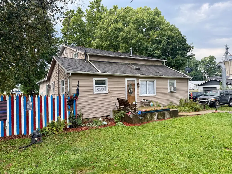 102 Vine Street E, Edison, OH 43320 - #2