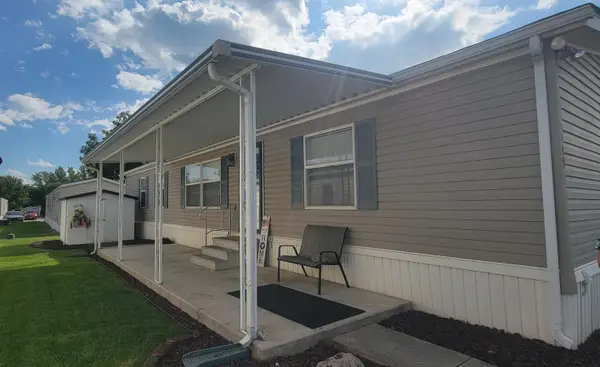2445 Whispering Brook Lane, Grove City, OH 43123