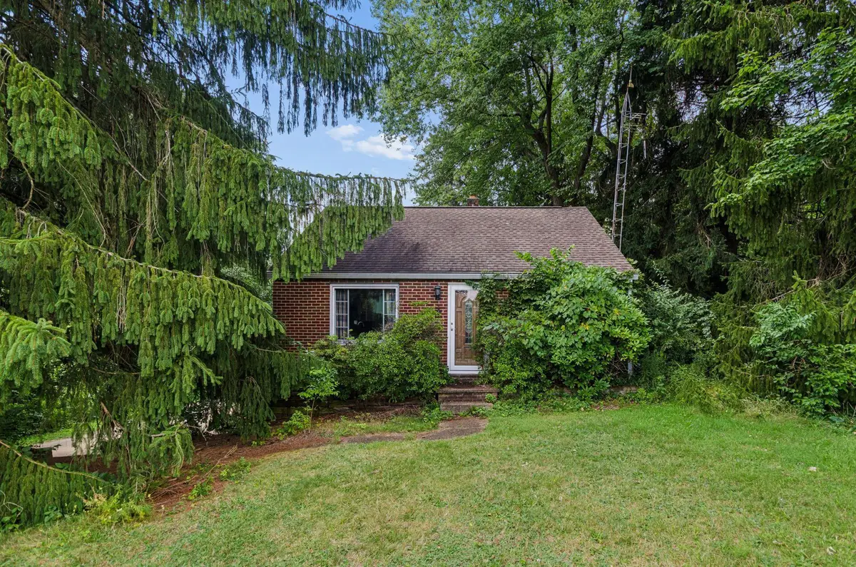 8015 Frank Avenue Nw, North Canton, OH 44720 - #1